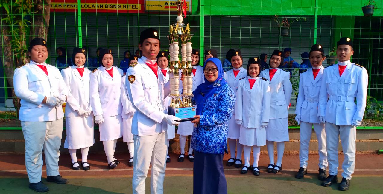 Juara Lomba Baris-berbaris Paskibra Tingkat Kota Jakarta Barat